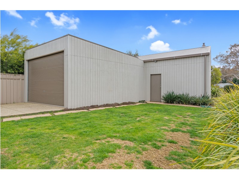 67 Cambridge Drive, Mansfield VIC 3722