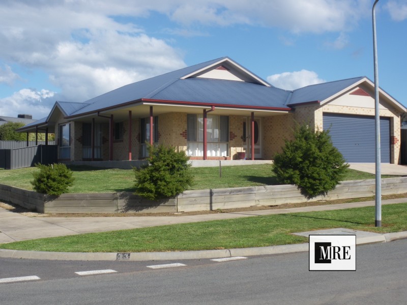 23 Stewart Street, Mansfield VIC 3722