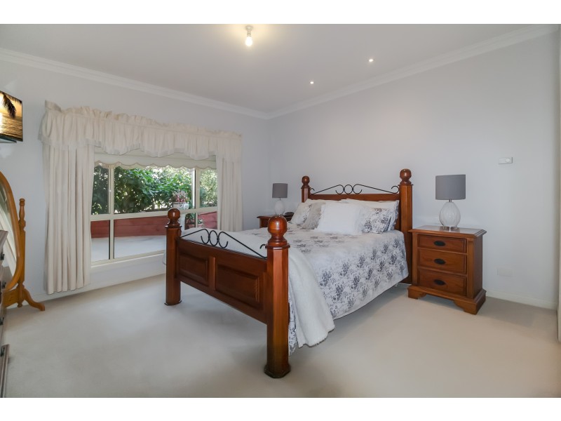 22 Cambridge Drive, Mansfield VIC 3722