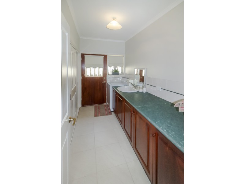 22 Cambridge Drive, Mansfield VIC 3722