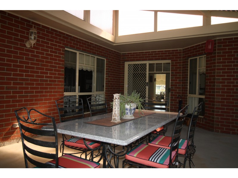 22 Cambridge Drive, Mansfield VIC 3722