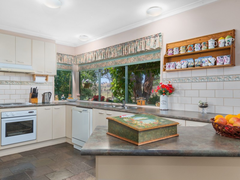 821 Howes Creek Road, Mansfield VIC 3722