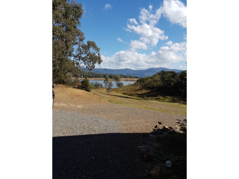 77 Willowlake Drive (Macs Cove), Mansfield VIC 3722