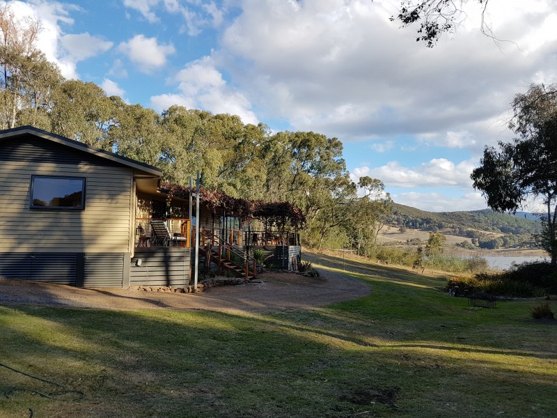 77 Willowlake Drive (Macs Cove), Mansfield VIC 3722