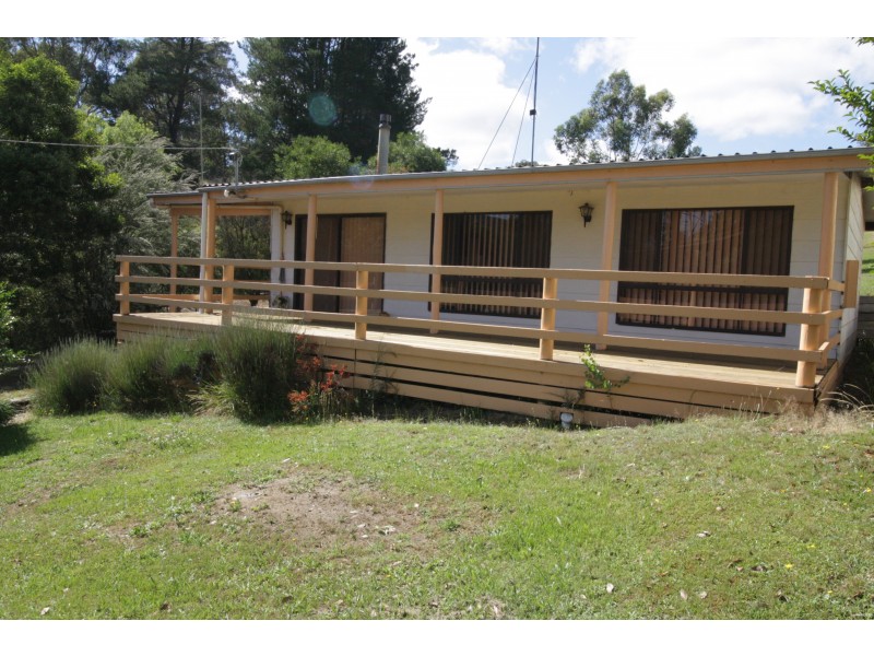 18 Valley Fair Rise, Macs Cove VIC 3723