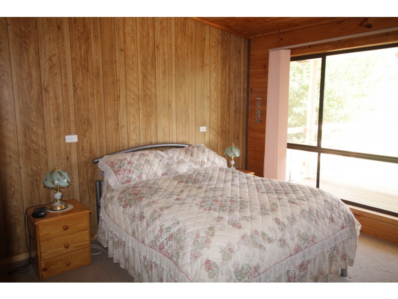 18 Valley Fair Rise, Macs Cove VIC 3723