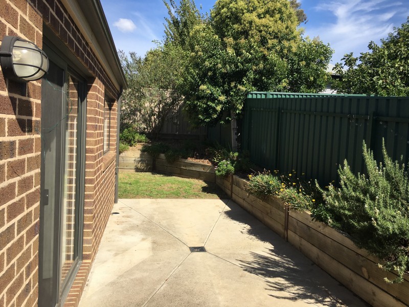 2/12 Cricket Street, Mansfield VIC 3722