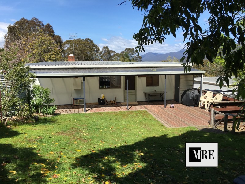 3 Goughs Crescent, Goughs Bay VIC 3723