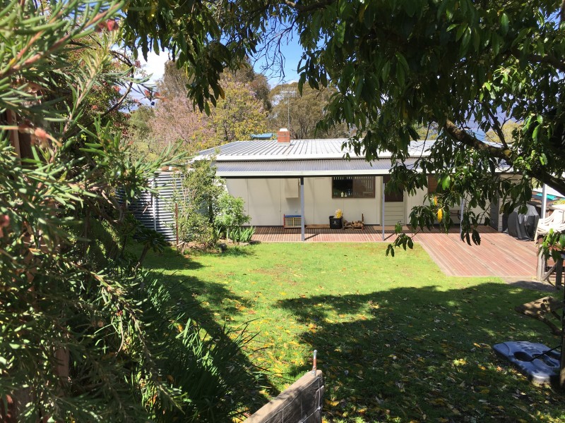 3 Goughs Crescent, Goughs Bay VIC 3723