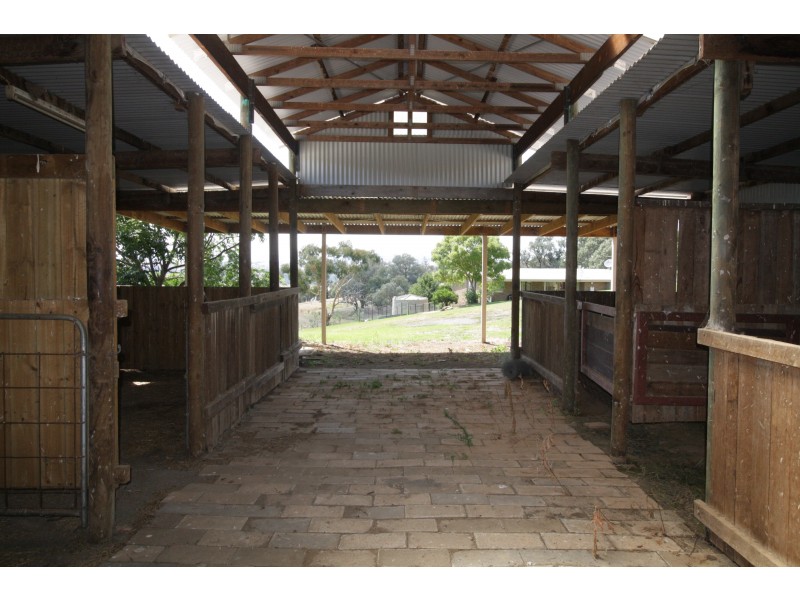 310 Ford Drive, Mansfield VIC 3722