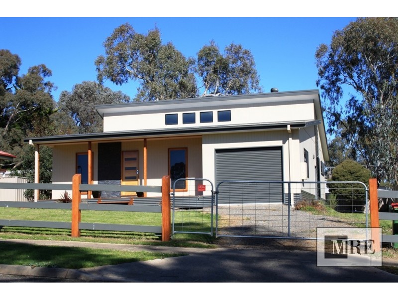 6 Chanro Court, Bonnie Doon VIC 3720