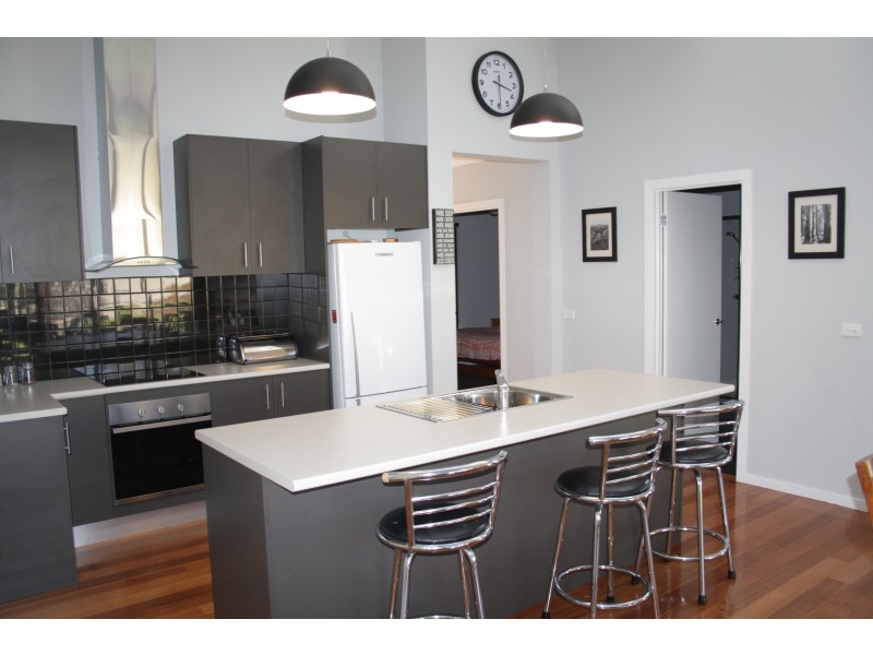 6 Chanro Court, Bonnie Doon VIC 3720