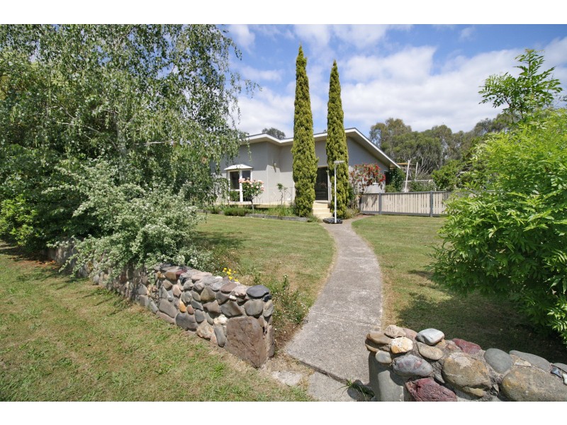 39 Elvins Street, Mansfield VIC 3722