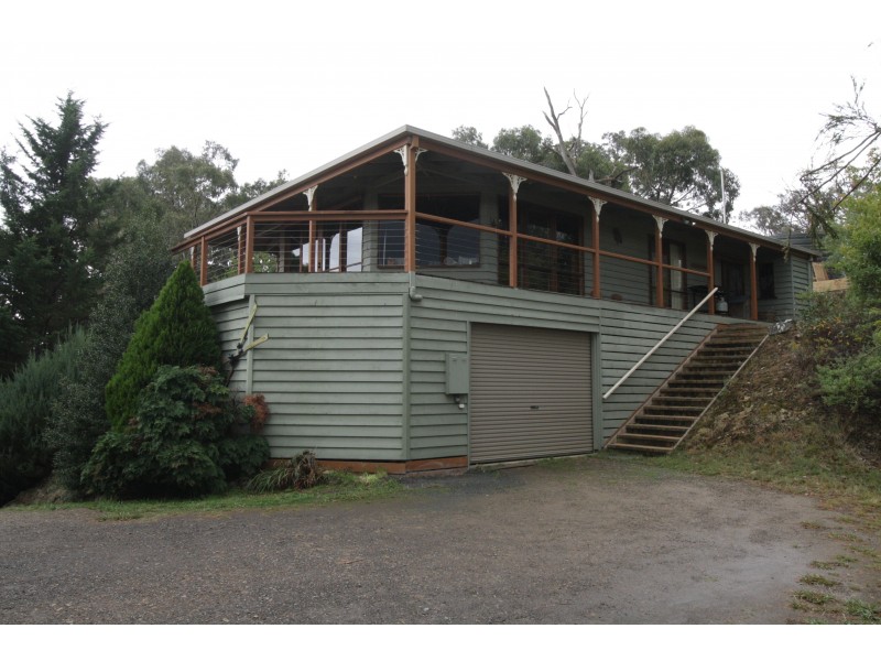 20 Goughs Crescent, Goughs Bay VIC 3723