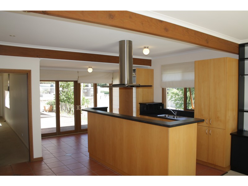 39 Elvins Street, Mansfield VIC 3722