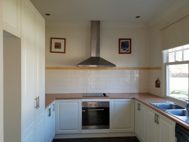 1B The Parade, Mansfield VIC 3722
