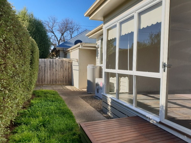 1B The Parade, Mansfield VIC 3722