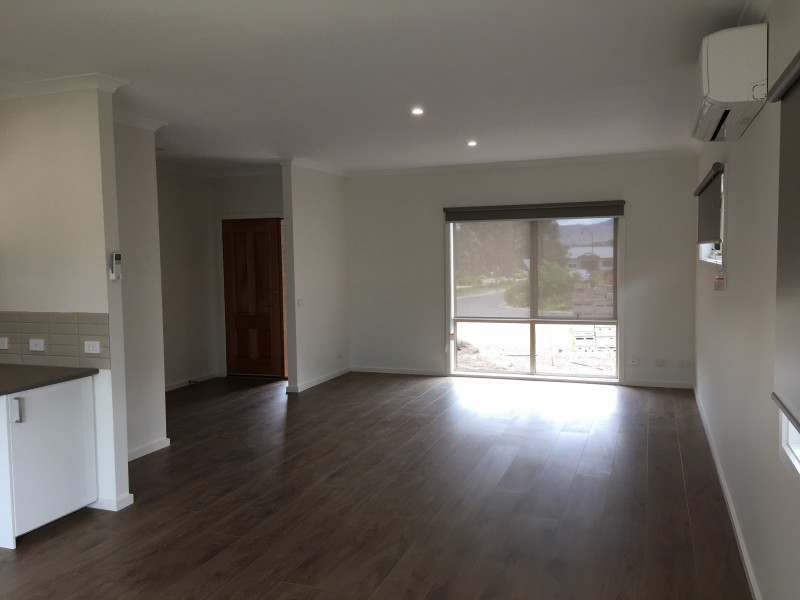 1/18 Kidston Parade, Mansfield VIC 3722
