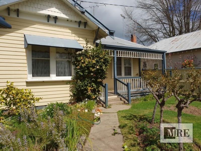 4 Curia Street, Mansfield VIC 3722