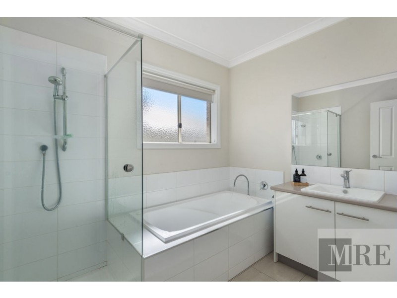 2/52 Somerset Crescent, Mansfield VIC 3722