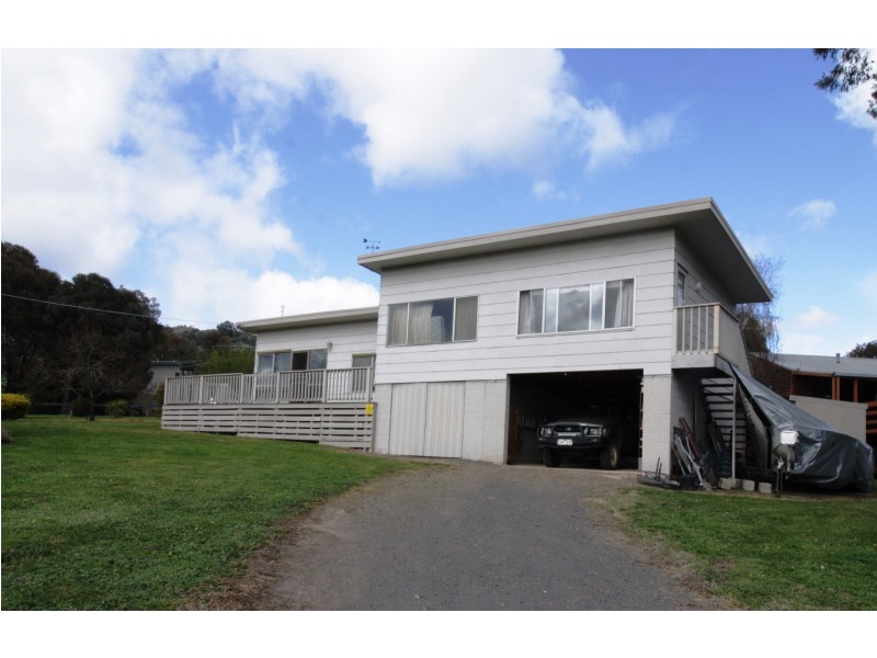 7 Lake Drive, Howqua Inlet VIC 3723