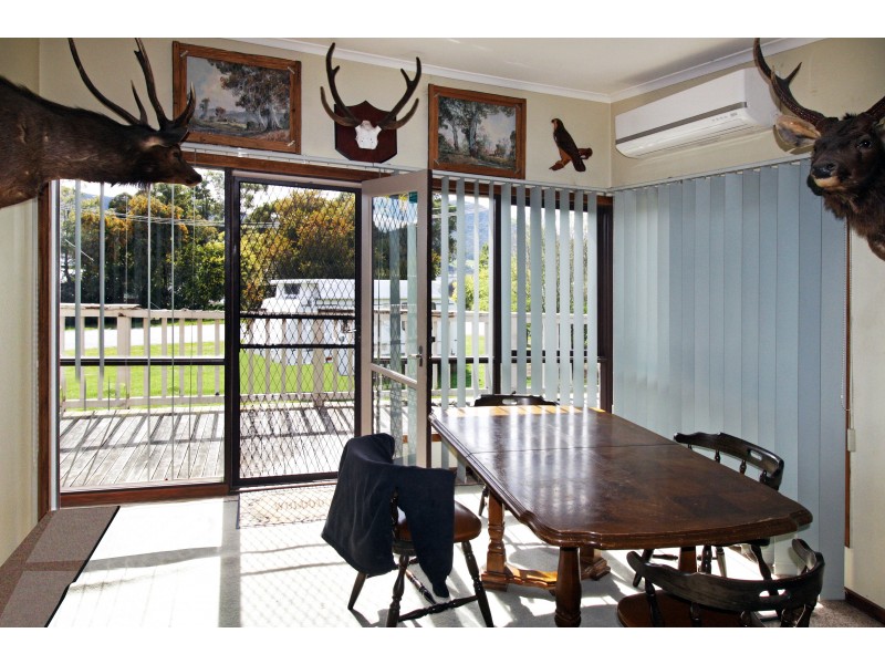 7 Lake Drive, Howqua Inlet VIC 3723