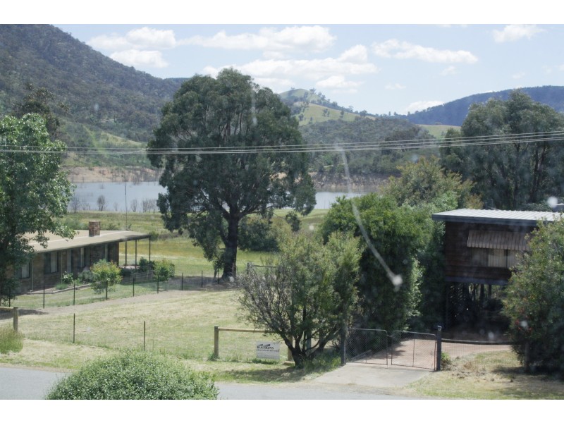 7 Lake Drive, Howqua Inlet VIC 3723