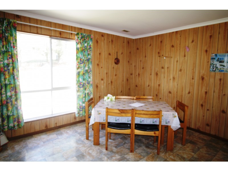 16 Valley Fair Rise, Macs Cove VIC 3723