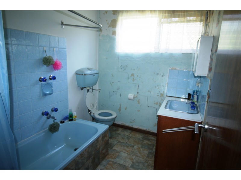 16 Valley Fair Rise, Macs Cove VIC 3723