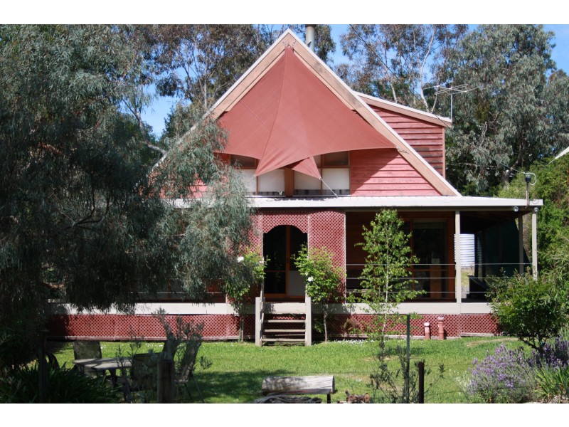 6 Barnetts Road, Howqua Inlet VIC 3723