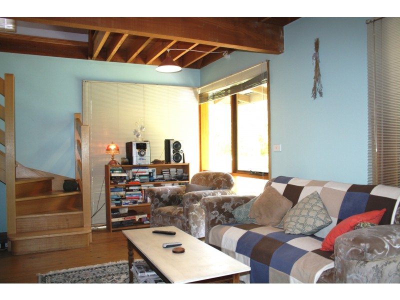 6 Barnetts Road, Howqua Inlet VIC 3723