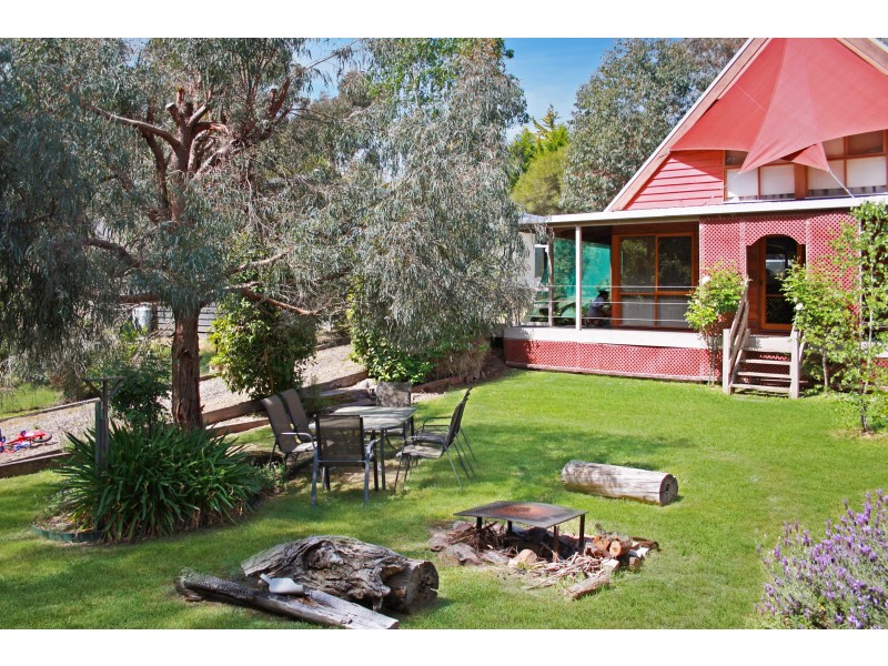 6 Barnetts Road, Howqua Inlet VIC 3723