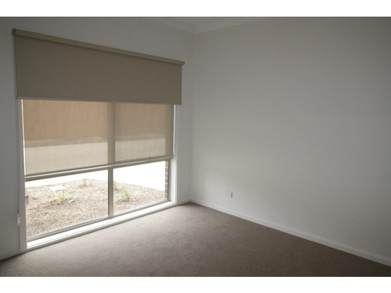 2/18 Kidston Parade, Mansfield VIC 3722