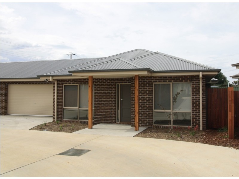 2/18 Kidston Parade, Mansfield VIC 3722