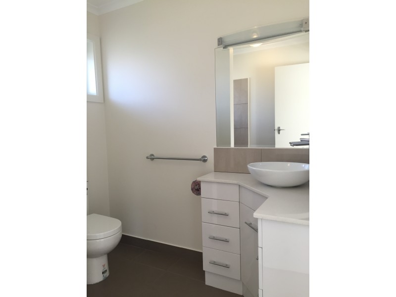 4/11 Early Street, Mansfield VIC 3722