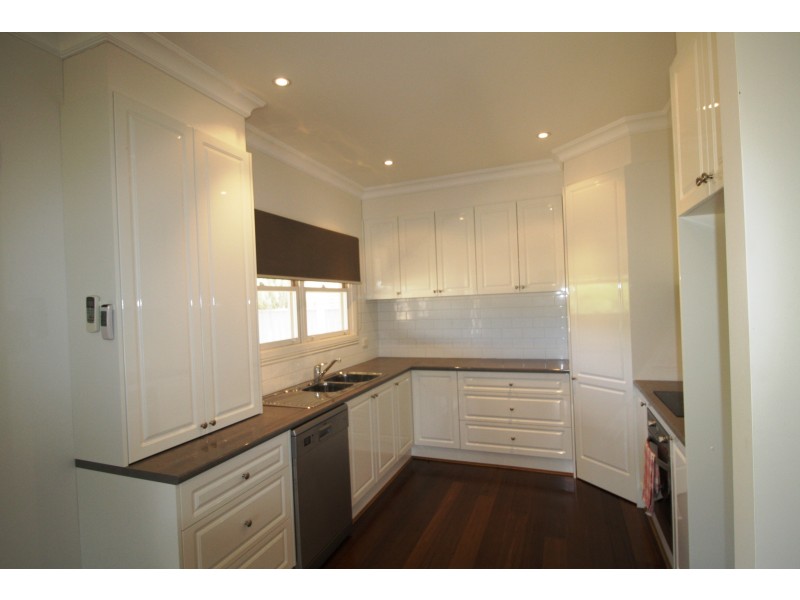 2 Hunter Street, Mansfield VIC 3722