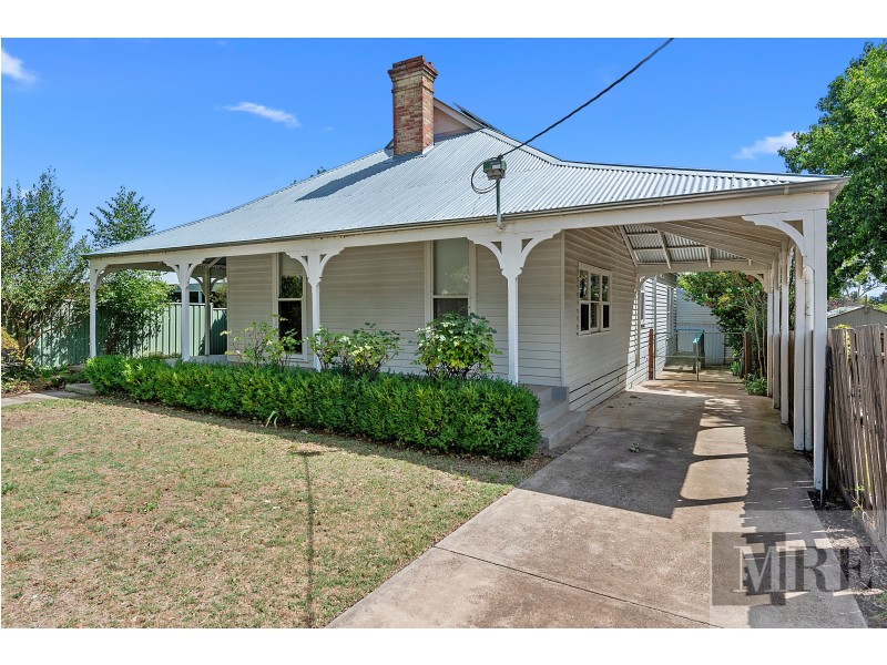 53 Hunter Street, Mansfield VIC 3722