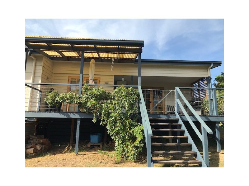 11 Stephenson Grove, Howqua Inlet VIC 3723