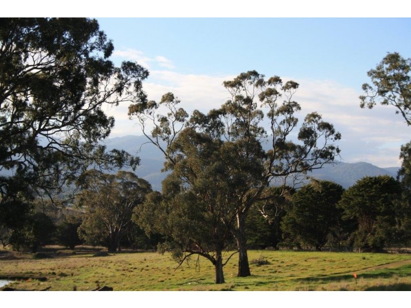 35 Nix Lane, Bonnie Doon VIC 3720