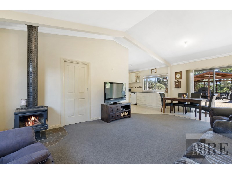 299 Dry Creek Road, Bonnie Doon VIC 3720