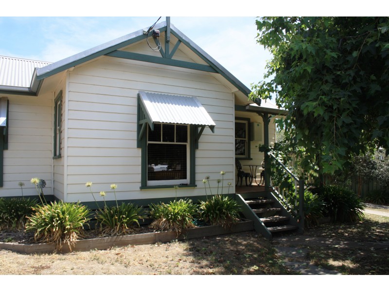 3 Young Street, Bonnie Doon VIC 3720