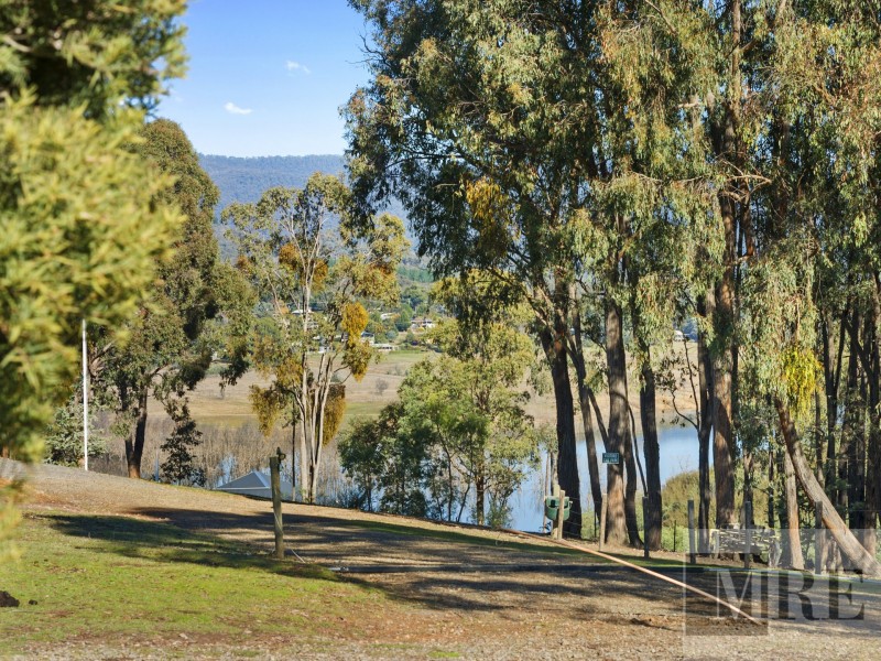 74 Willow Lake Drive, Macs Cove VIC 3723