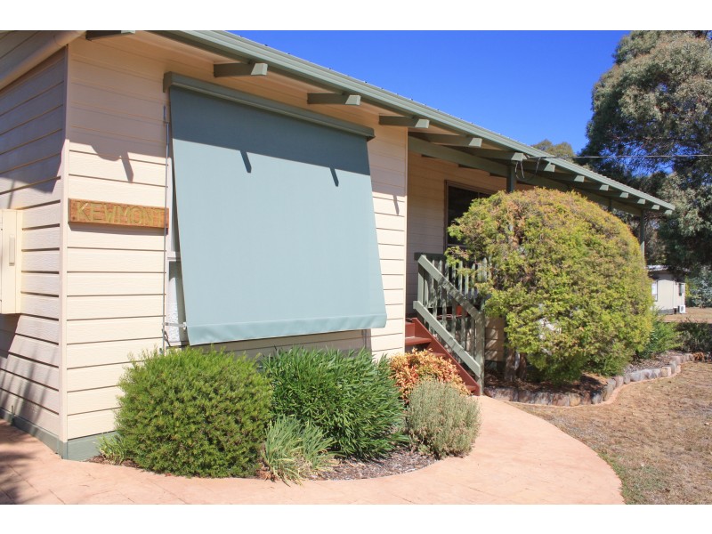 74 Willow Lake Drive, Macs Cove VIC 3723