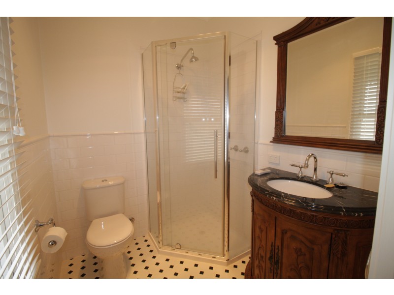 2 Hunter St, Mansfield VIC 3722