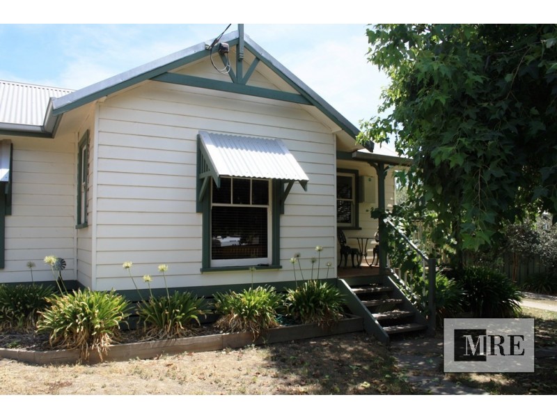 3 Young Street (Bonnie Doon), Mansfield VIC 3722