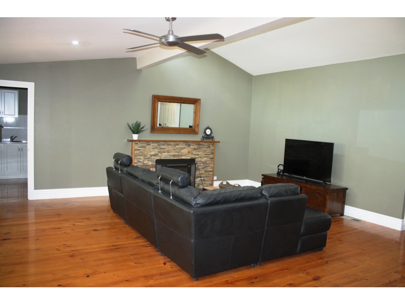 3 Young Street (Bonnie Doon), Mansfield VIC 3722