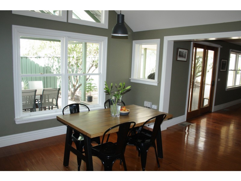 3 Young Street (Bonnie Doon), Mansfield VIC 3722