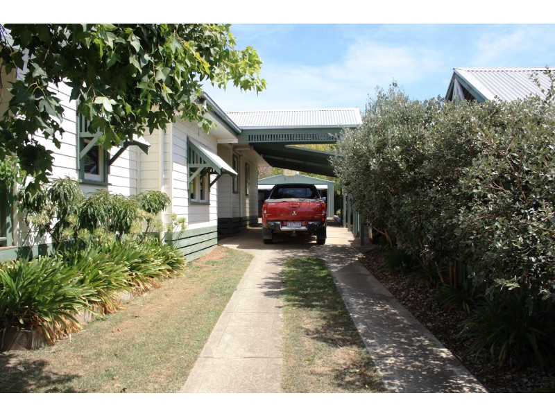 3 Young Street (Bonnie Doon), Mansfield VIC 3722
