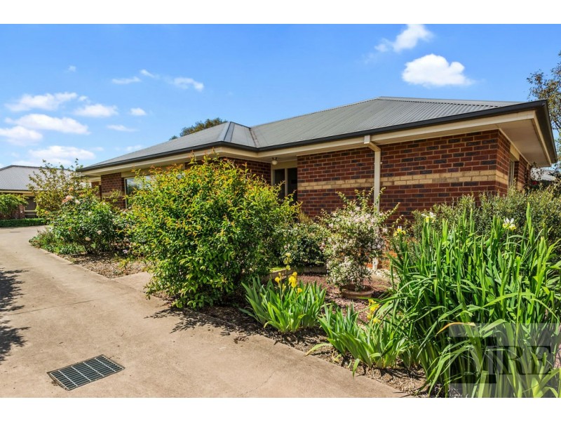 Unit 1/10 Redgum Drive, Mansfield VIC 3722