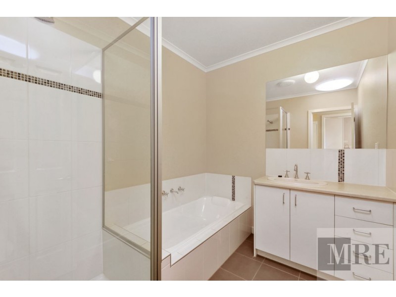 Unit 1/10 Redgum Drive, Mansfield VIC 3722